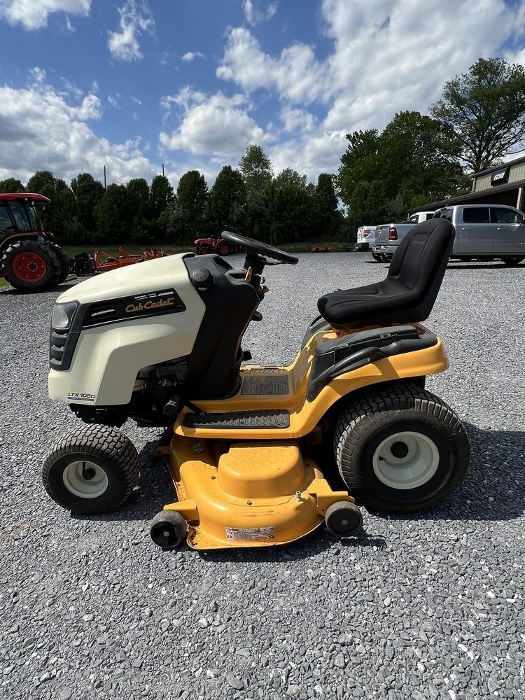 CUB CADET LTX1050